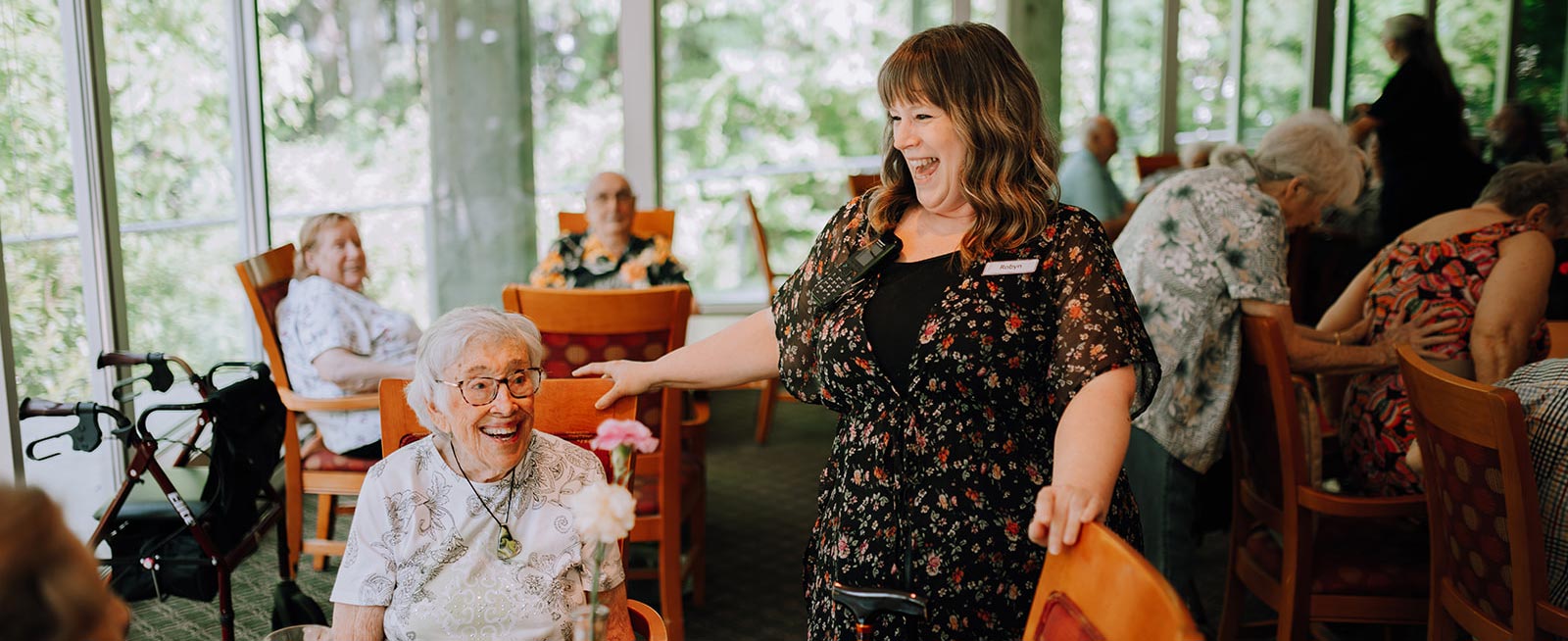 Discover VRS Seniors Lakeside Gardens Nanaimo Landing page 6 friendly staff HERO